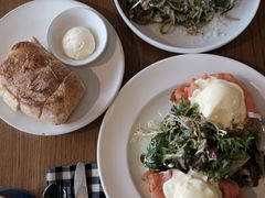 -ROAST coffee & eatery