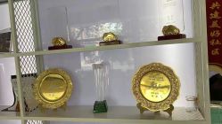 -PE SALON