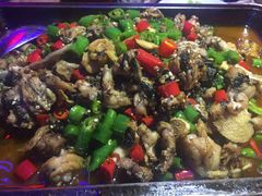 炭烧牛蛙平锅紫苏味-蘭奢雅集·江浙菜(青山江滩店)