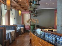 -八府香鸭·啫啫煲(华山路店)