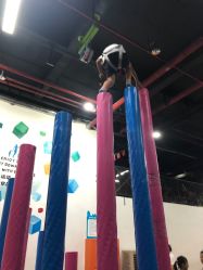 -蹦贝运动中心·蹦床·攀岩·闯关(龙岗店)