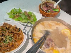 -肥仔文澳门猪骨煲(南京西路店)
