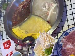 -山悦里 山野·鲜火锅(罗斯福广场店)