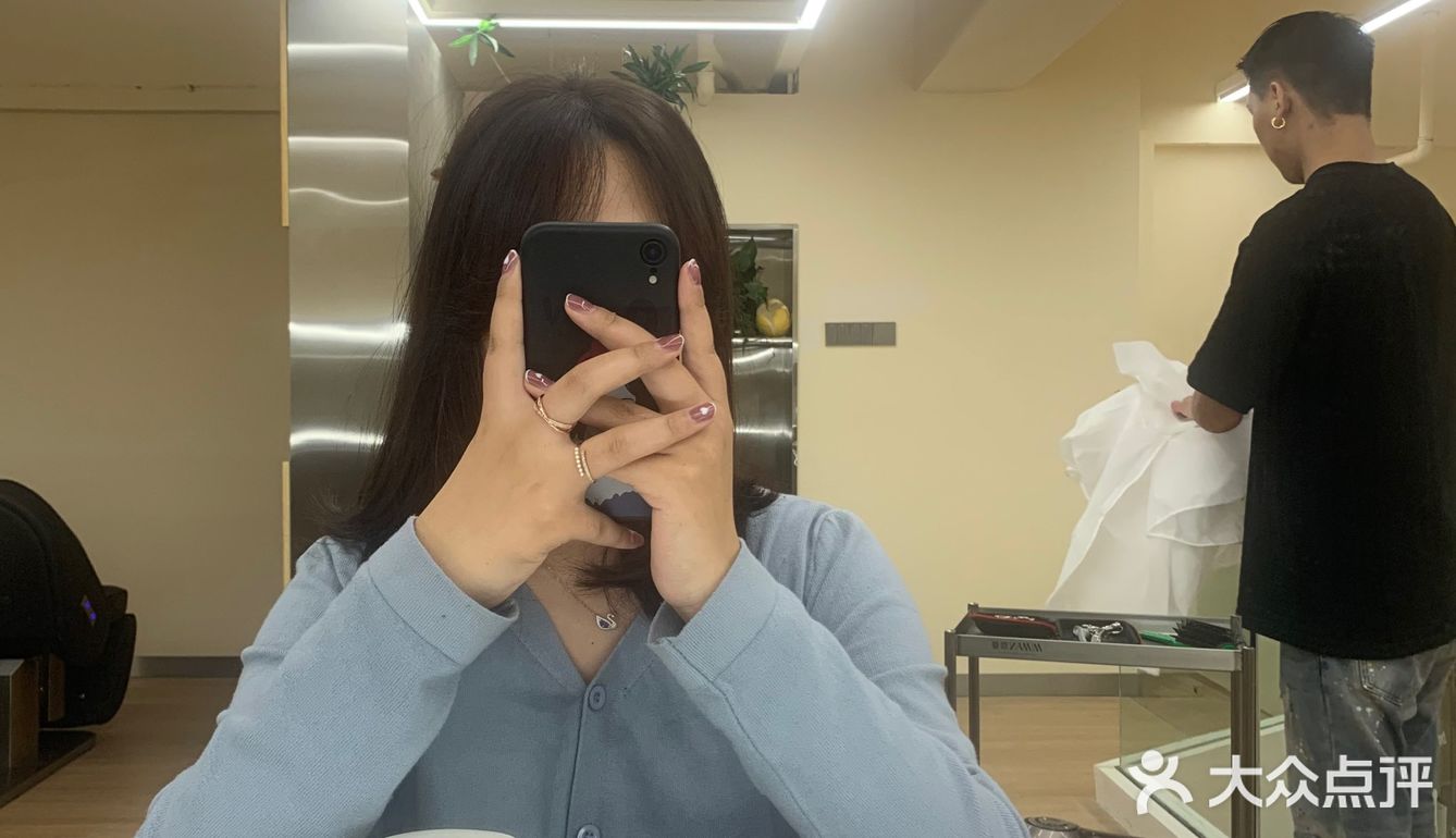 这家理发店有个小哥哥超级帅