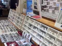 -MiRi眼镜·蔡司·星趣控·尼康控优点视觉合作店(南京东路店)