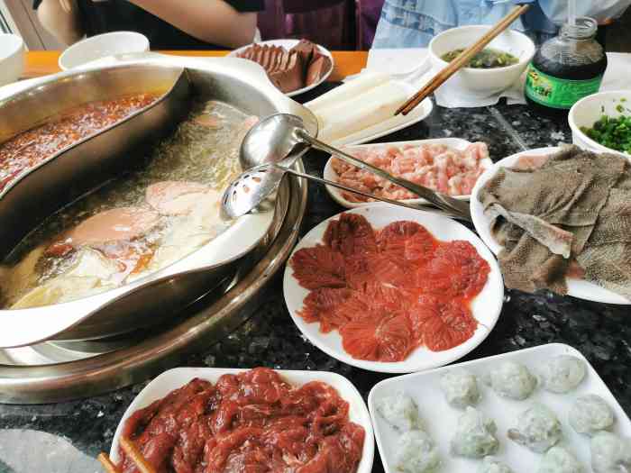 福满家老字号江景火锅-"去的时候跟着导航从一号线较场口站10号口.