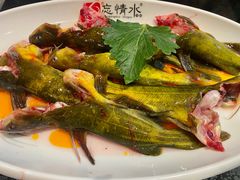 -忘情水鱼头·鲜鱼火锅(滨江中路店)