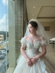 -莫小姐婚纱