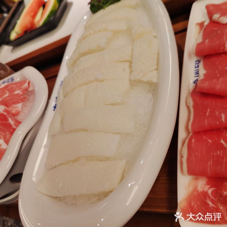 天气一下子感觉入冬了，特别适合吃火锅，位于地中海4楼