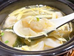 蟹粉小馄饨-馋三尺蟹粉小笼(人民广场店)