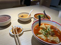 -八二小区抄手(龙湖上城天街店)