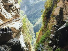 -龙水峡地缝景区