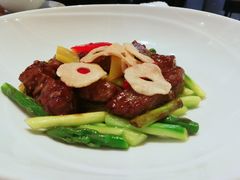芦笋玉葱澳牛粒-宝丽轩中餐厅BAOLIXUAN