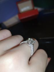 -威德钻石-克拉钻大本营(南京东路店)