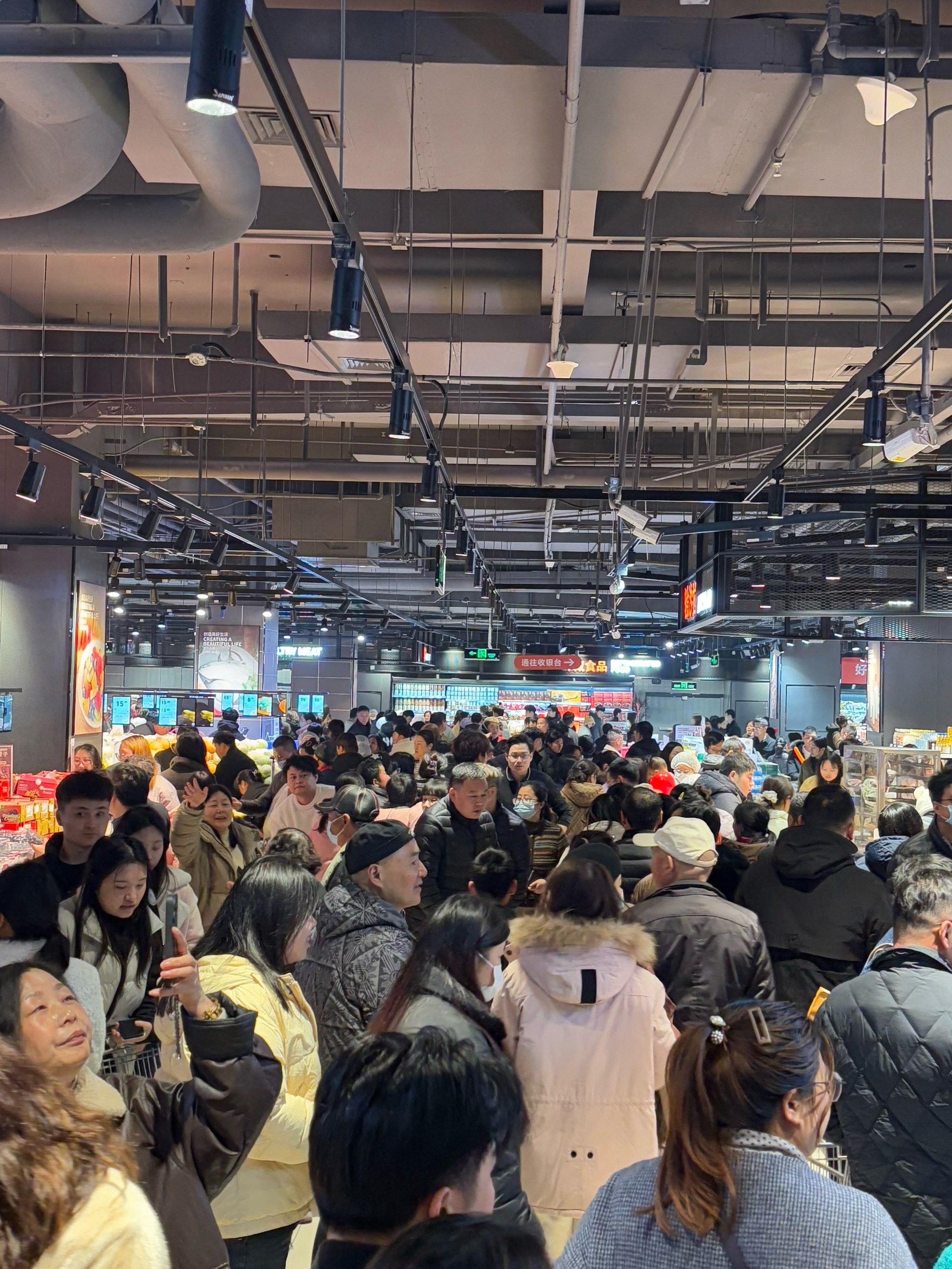 永辉超市人流现状