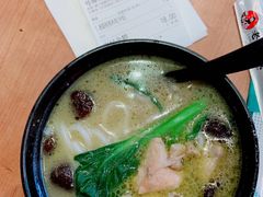 香菇炖鸡米线-老妈米线(港龙店)