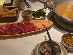 -左庭右院鲜牛肉火锅(金山万达店)
