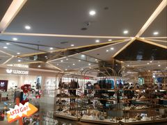 -王府井百货熙地港店