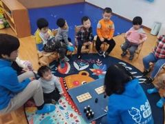 -抱抱熊托育中心(大悦城店)