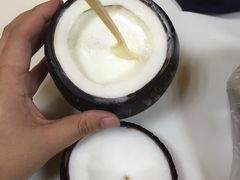 -志龙皇冠吃货椰子铺