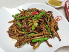 茶树菇炒牛柳丝-喜喜茶餐厅(大朗长盛店)