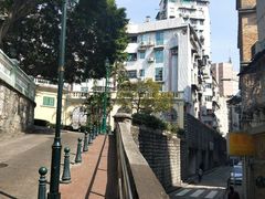 剧院下的街道-岗顶剧院