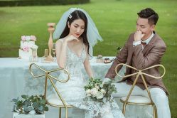 -现代经典婚纱摄影