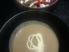 松露蘑菇奶油汤-C&R西班牙餐厅