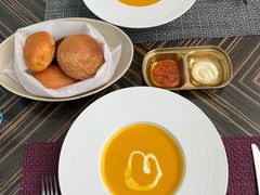 奶油栗子南瓜汤-小莫餐厅And More Restaurant西餐(北京展览馆店)