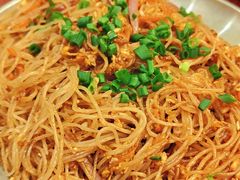 -何妹湿辣牛肉·粤式烧烤砂煲(桂雅路店)