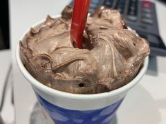 巧克力扁桃仁-DQ·蛋糕·冰淇淋(河东万达店)