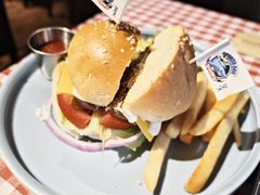 -鲨鱼美式餐厅酒吧Sharky