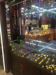 -灵彩珠宝(朗香街店)