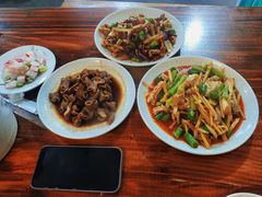 -茅屋大酒店