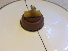巧克力榛果蛋糕-迪拜帆船酒店海底餐厅