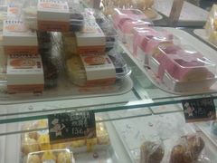 -新月蛋糕西点专卖店(大麦街店)