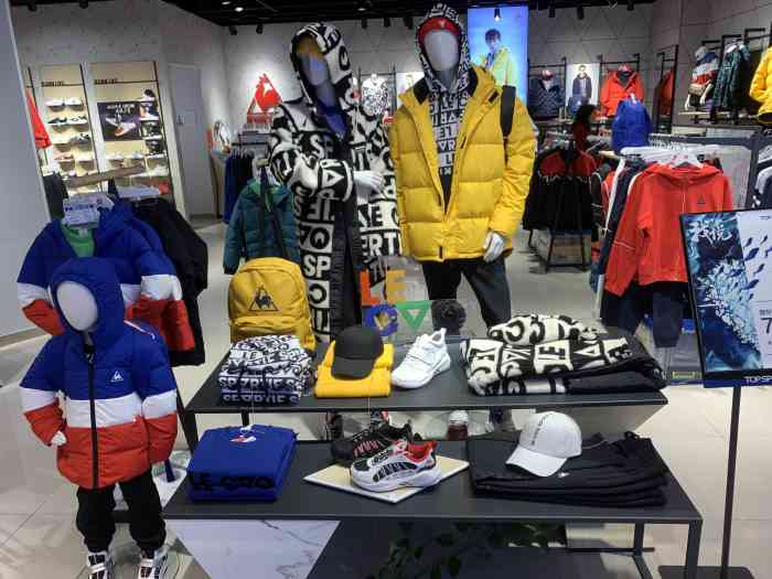 法国乐卡克(静安大融城)-"来自法国的知名运动休闲品牌,在国内连锁经.