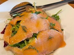 蔬菜色拉配烟熏三文鱼-La Tavernetta(Bar à Vin)(乌鲁木齐路店)