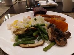 -飨食汇全日制餐厅·昆山皇冠假日酒店(九方店)