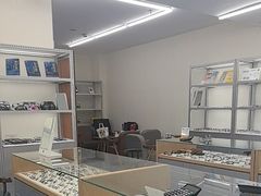 -无奔眼镜·蔡司·依视路授权店(马家堡店)