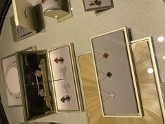 -梵克雅宝(国贸商城店)