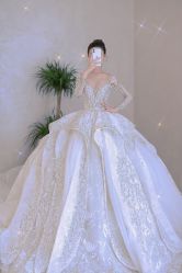 -洋洋婚纱品牌集合店