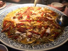 -桂二老坛酸菜鱼(三街两巷店)