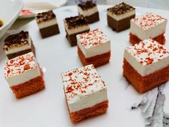 小甜品-新龙船黄浦江餐饮游船官方自营店