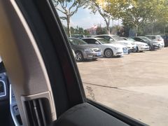 -野生动物园-停车场