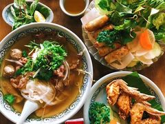 -大头虾越式风味餐厅(光明广场店)