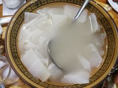 -一品红烧鸭特色川菜(三岔湖店)