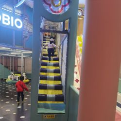 -奈尔宝·国风主题儿童乐园·亲子餐厅(豫园商城店)