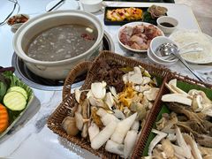 -原林野山菌火锅·炒菌(关上野生菌一条街店)
