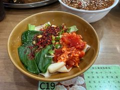 一口香油泼面-西安贾三灌汤包·回坊小吃·清真炒菜(北院门总店)
